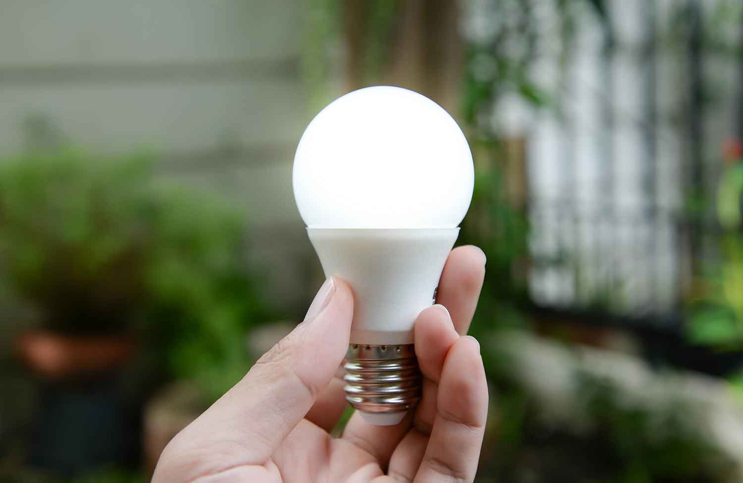 do-led-lights-give-off-heat-local-electrical-group